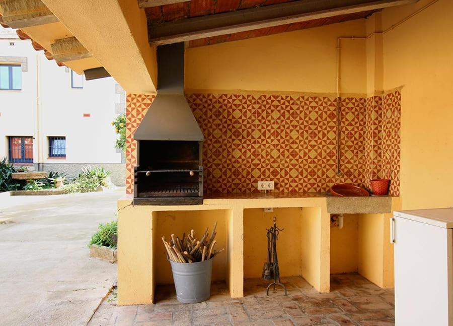 Casa Tapiolas Borrassá Екстериор снимка