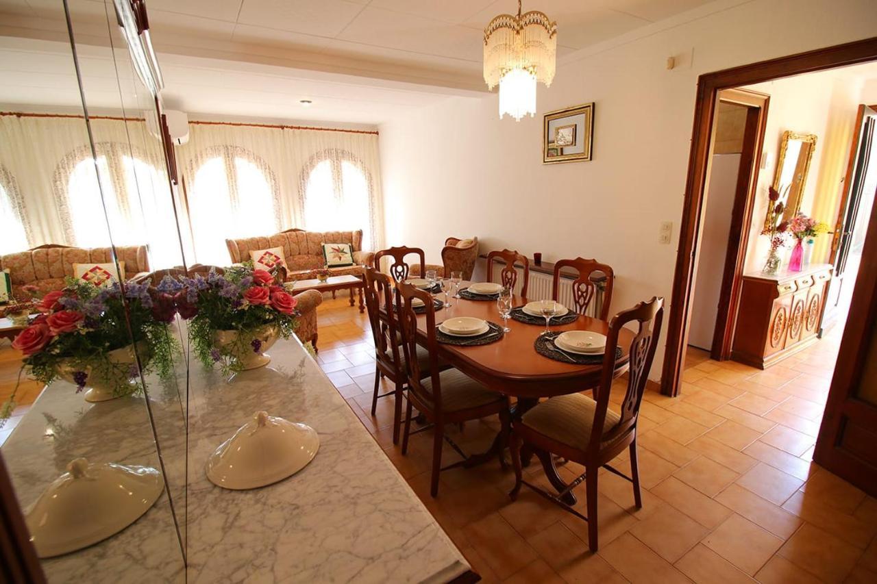 Casa Tapiolas Borrassá Екстериор снимка
