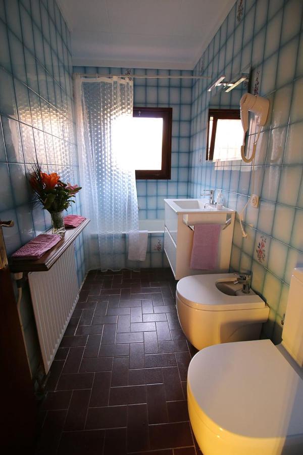Casa Tapiolas Borrassá Екстериор снимка